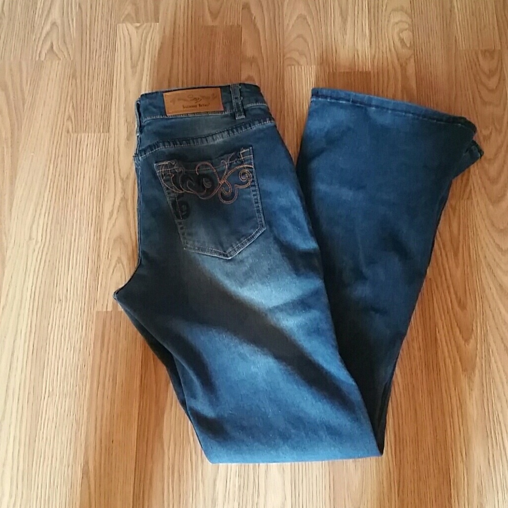 Boot cut jeans